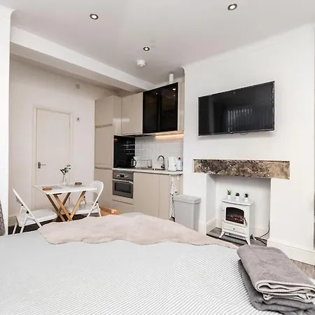 Hidden Gem Self Contained Studio Leeds Ls6 شقة *