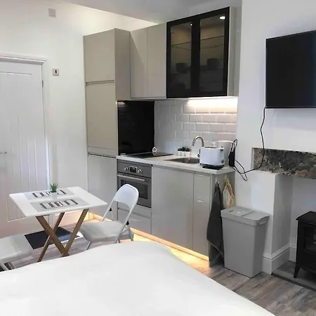 Hidden Gem Self Contained Studio Leeds Ls6